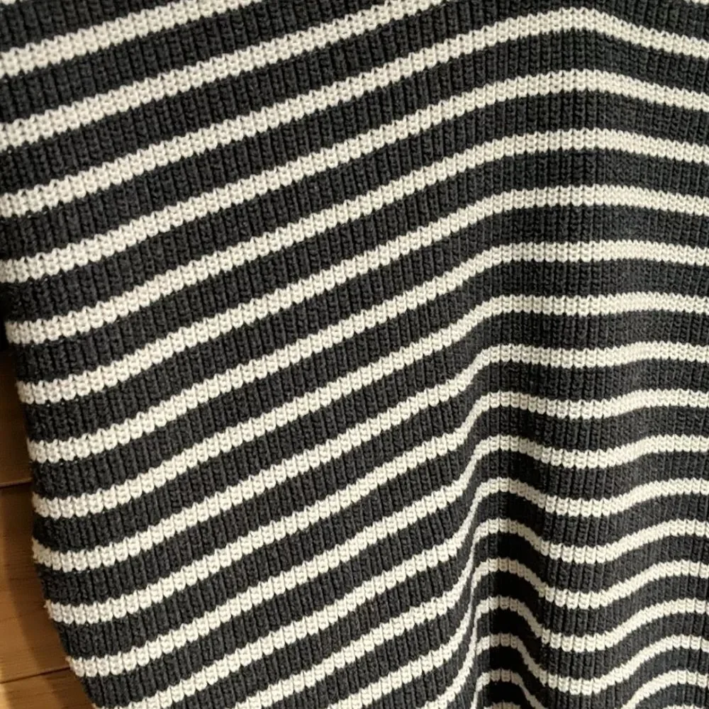 Express Gray and White Striped Slouch Sweater - Picture 3 of 10